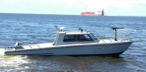 Silver Ships Endeavor Series patrol vessel with weapon mount