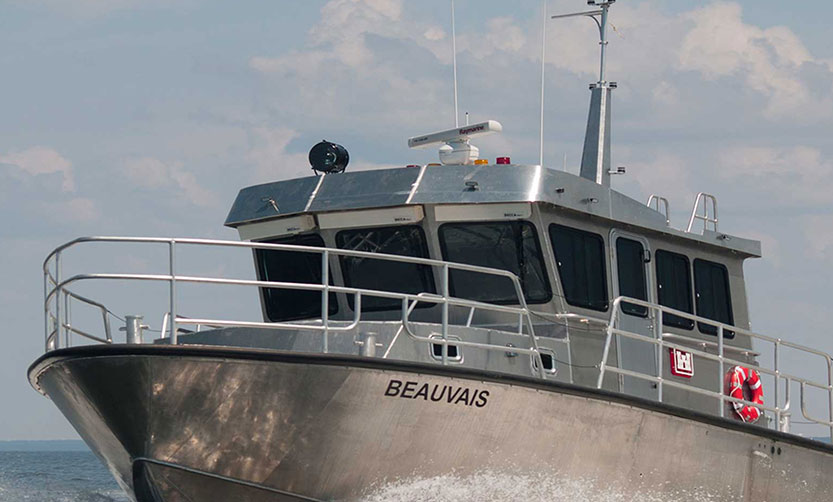 Large aluminum Endeavor Series survey boat